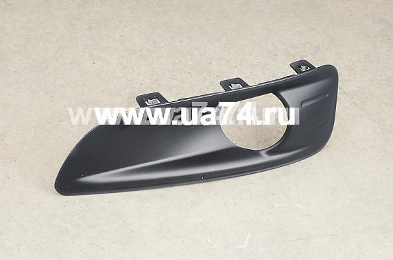 Оправа туманки левая Citroen C4 2010-2015 5D (Тайвань)