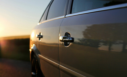 Как выбрать между заменой и ремонтом дверей для автомобиля